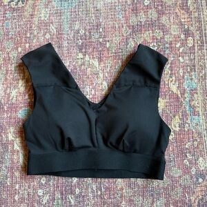 Tommie Copper V NeckWomen’s Black Compression Sports Bra in size Small Znergy